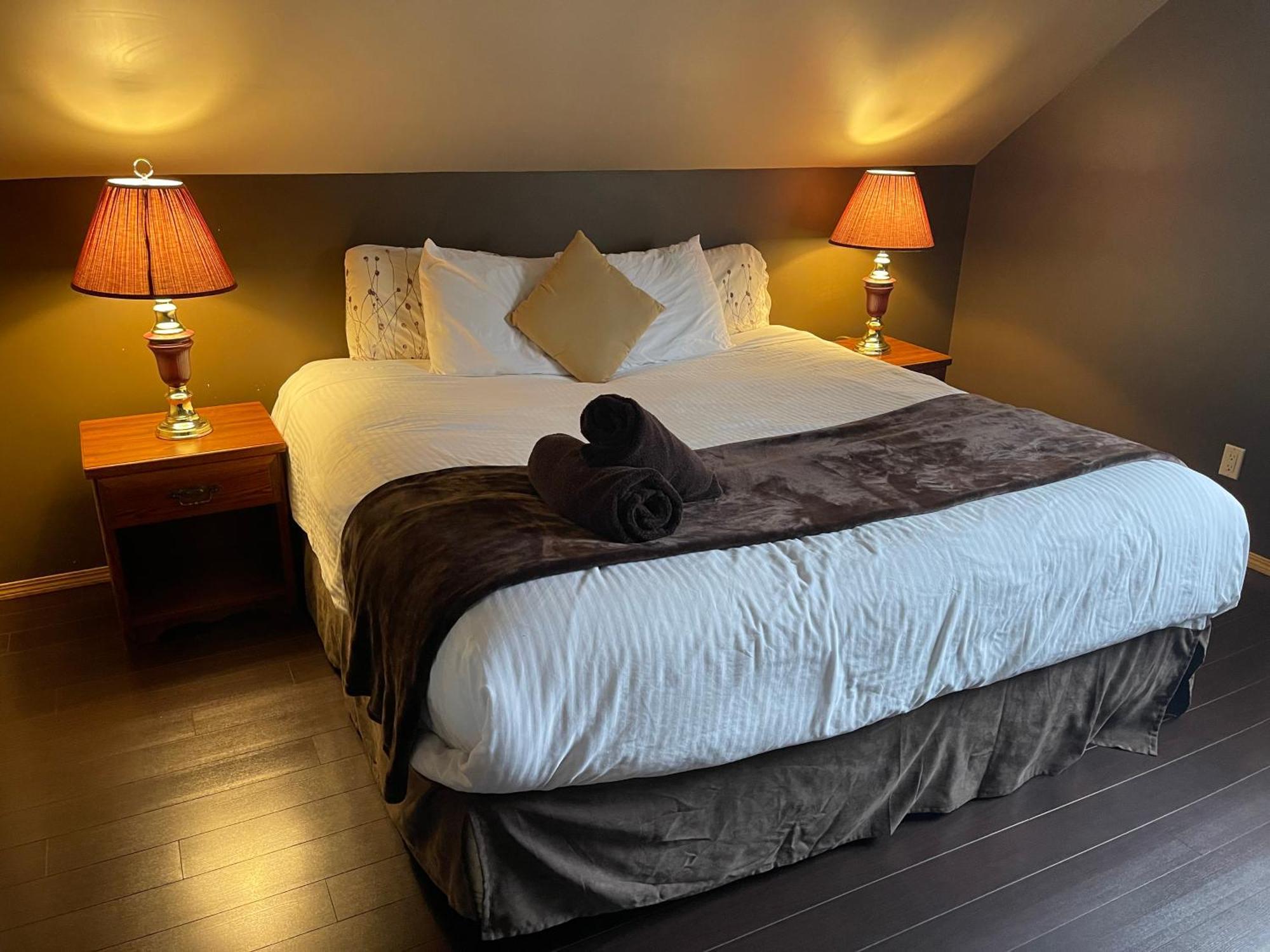 Blaeberry Valley Vacation Rentals Golden Ngoại thất bức ảnh